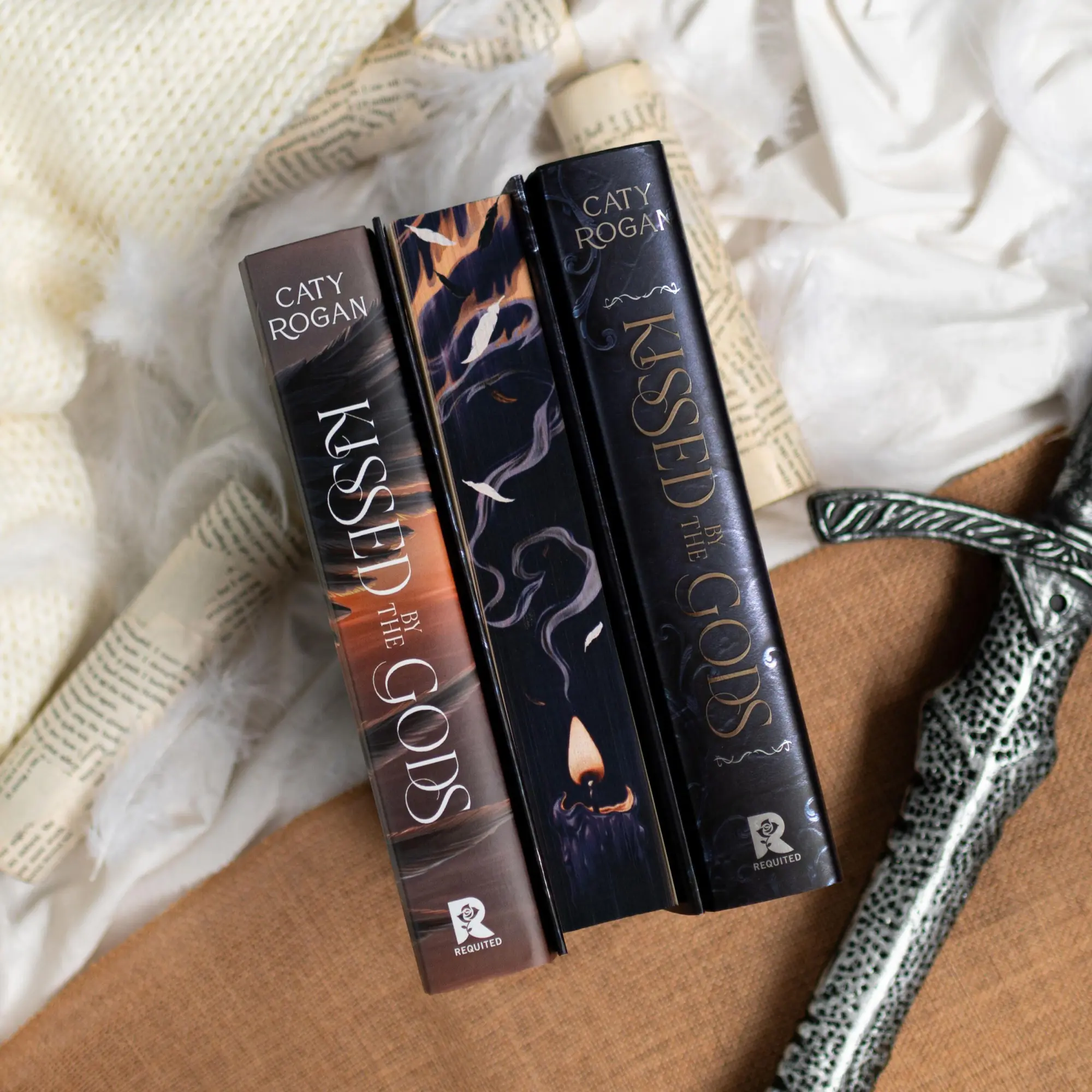 Bild: 9780316609494 | Kissed by the Gods (Deluxe Limited Edition) | Caty Rogan | Buch | 2026