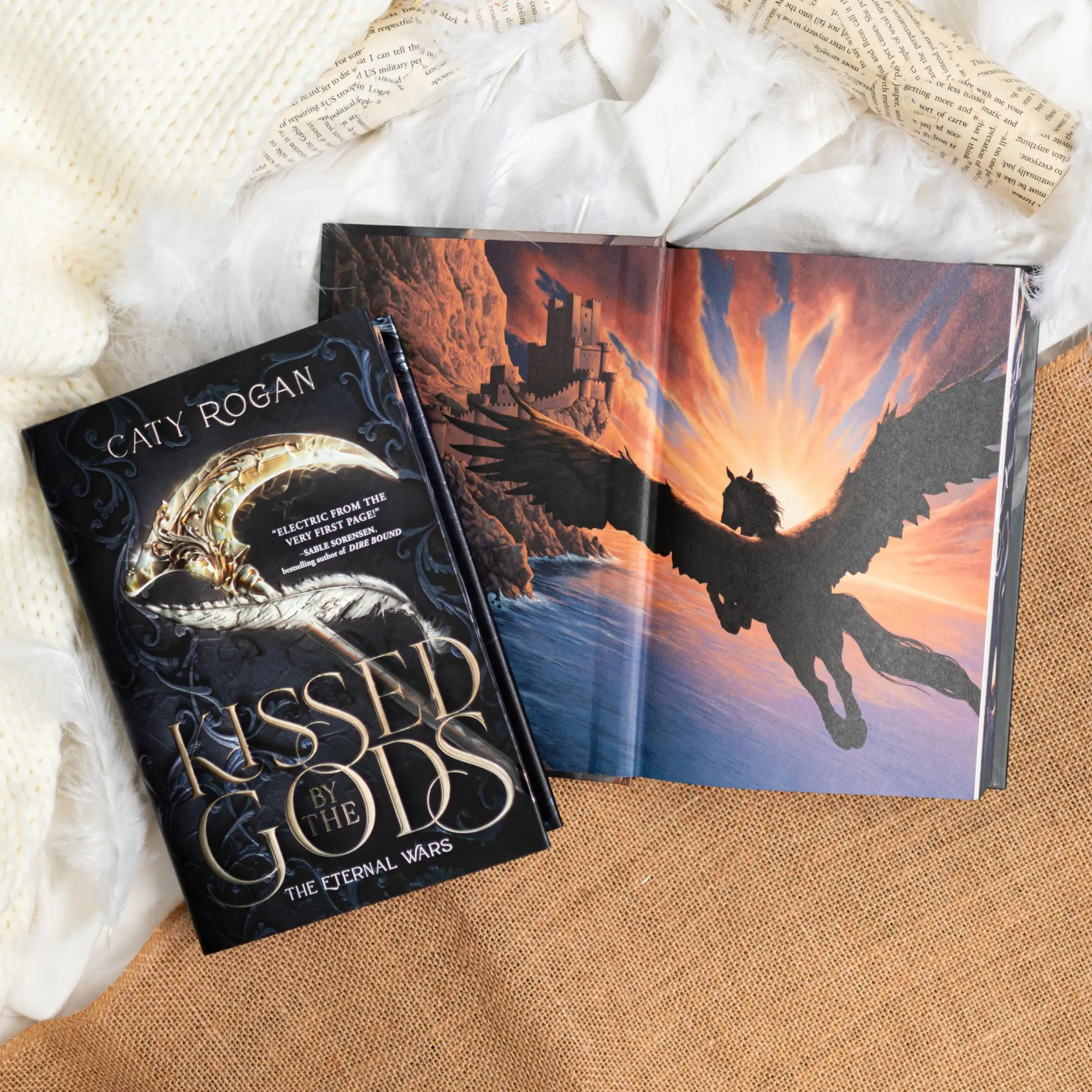 Bild: 9780316609494 | Kissed by the Gods (Deluxe Limited Edition) | Caty Rogan | Buch | 2026