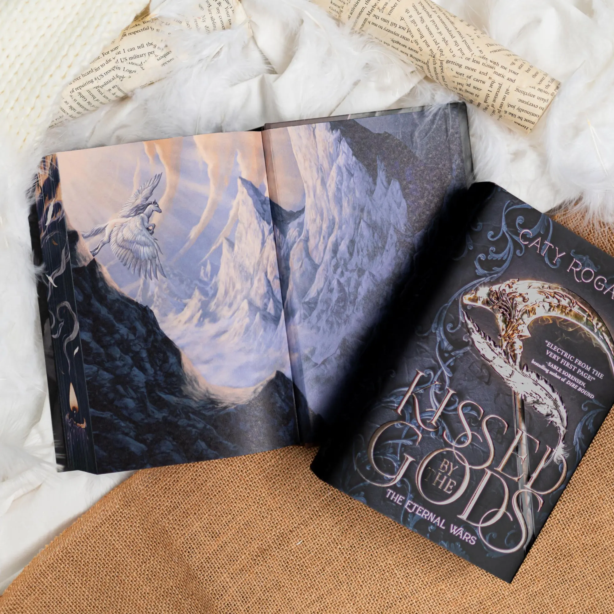 Bild: 9780316609494 | Kissed by the Gods (Deluxe Limited Edition) | Caty Rogan | Buch | 2026