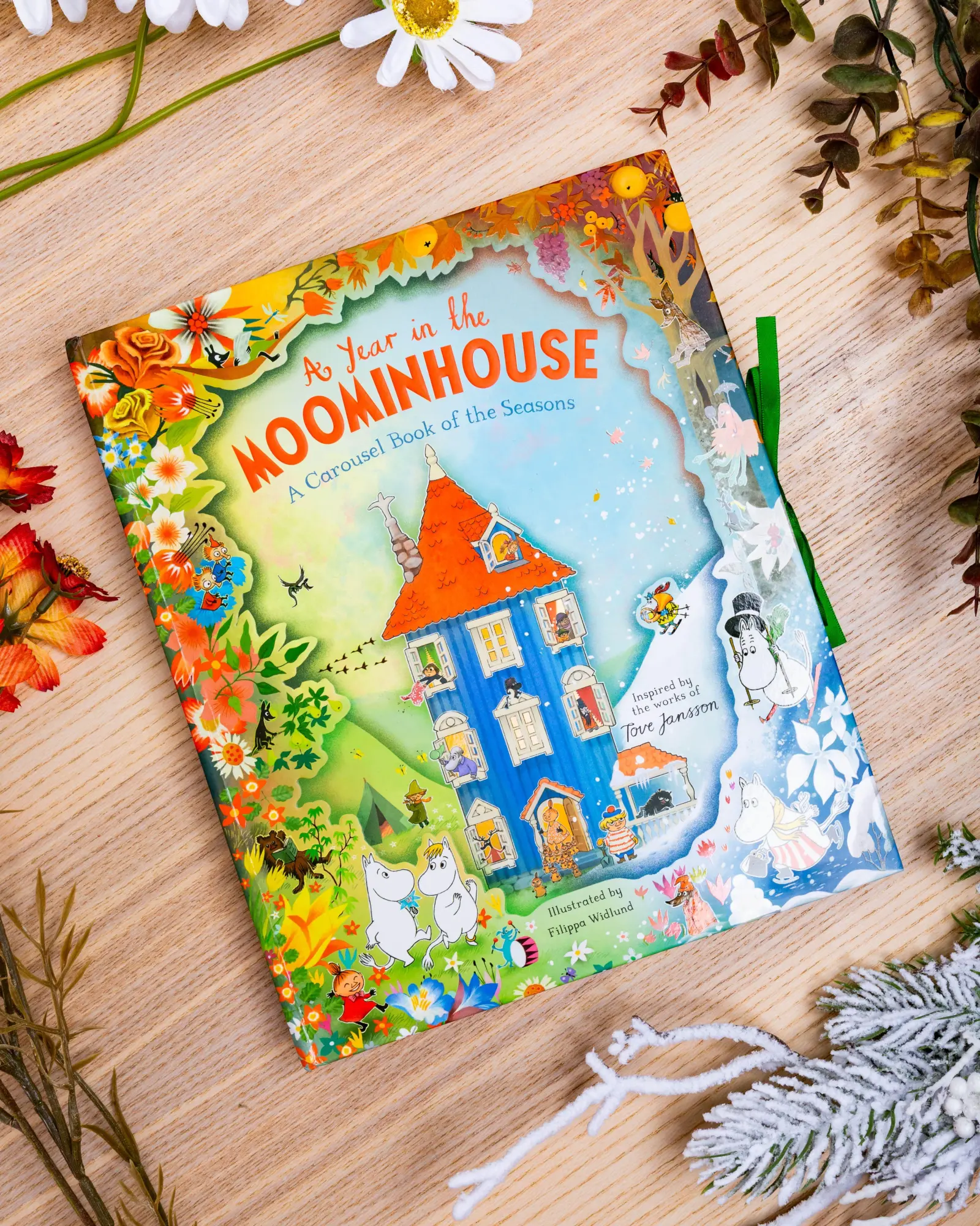Bild: 9781509853595 | A Year in the Moominhouse | A Carousel Book of the Seasons | Jansson
