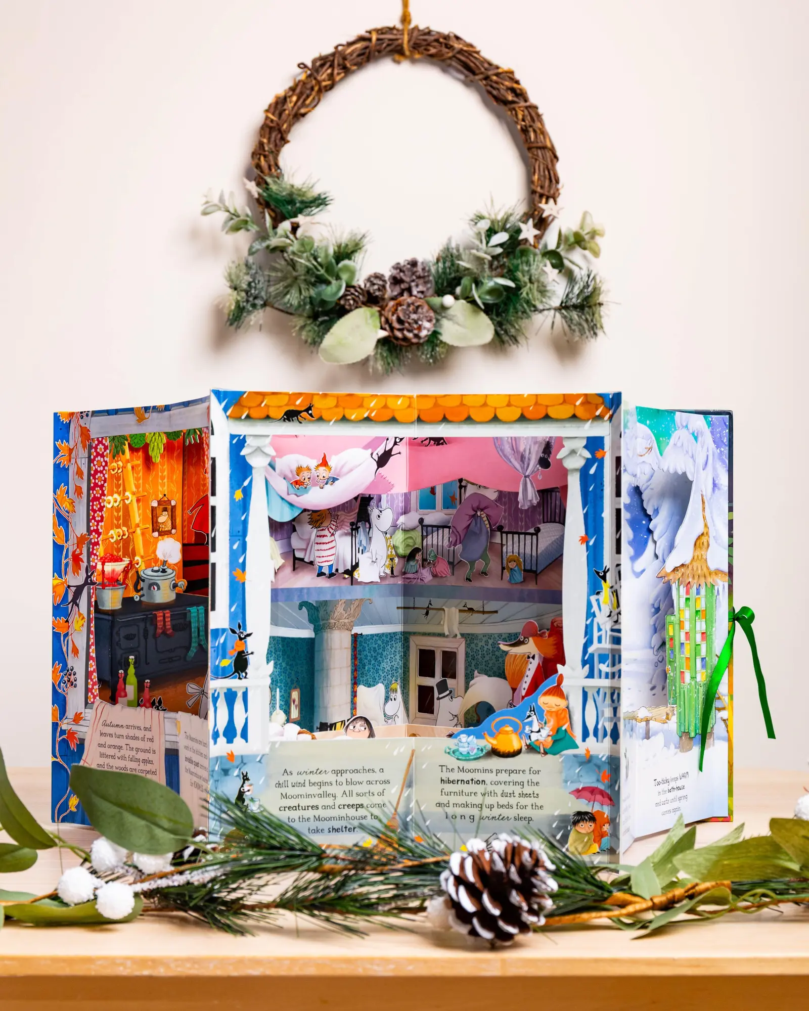 Bild: 9781509853595 | A Year in the Moominhouse | A Carousel Book of the Seasons | Jansson