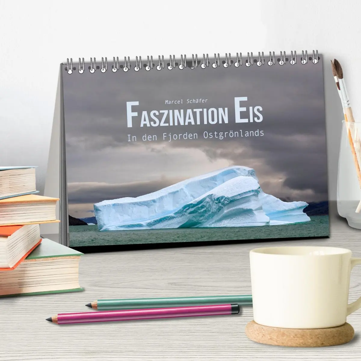 Bild: 9783457474495 | Faszination Eis - In den Fjorden Ostgrönlands (Tischkalender 2026...