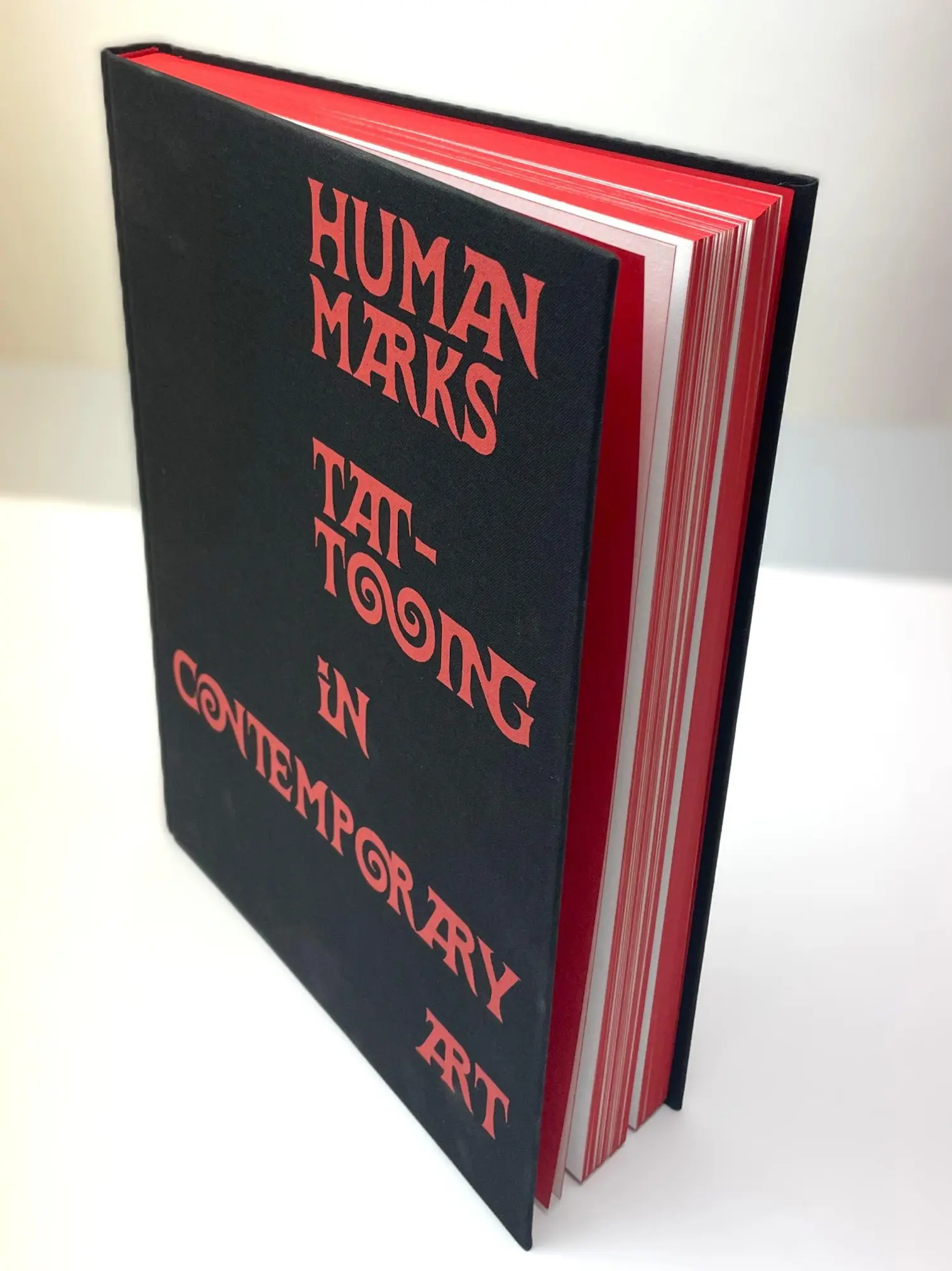 Bild: 9783777444895 | Human Marks | Tattooing in Contemporary Art | Carrie Cushman | Buch