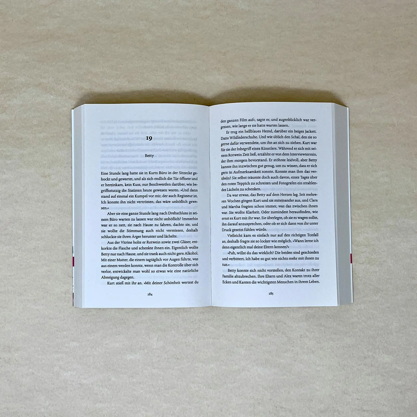 Bild: 9783548065595 | Die Freundinnen vom Strandbad | Julie Heiland | Taschenbuch | 624 S.