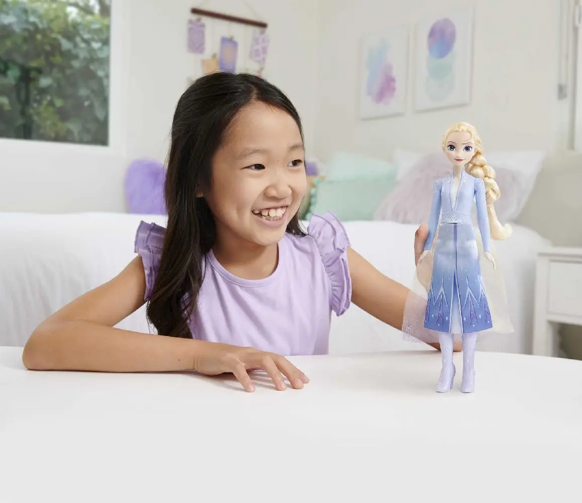 Bild: 194735120796 | Disney Frozen Core - Elsa (Outfit Film 2) | In Blister mit Anhänger