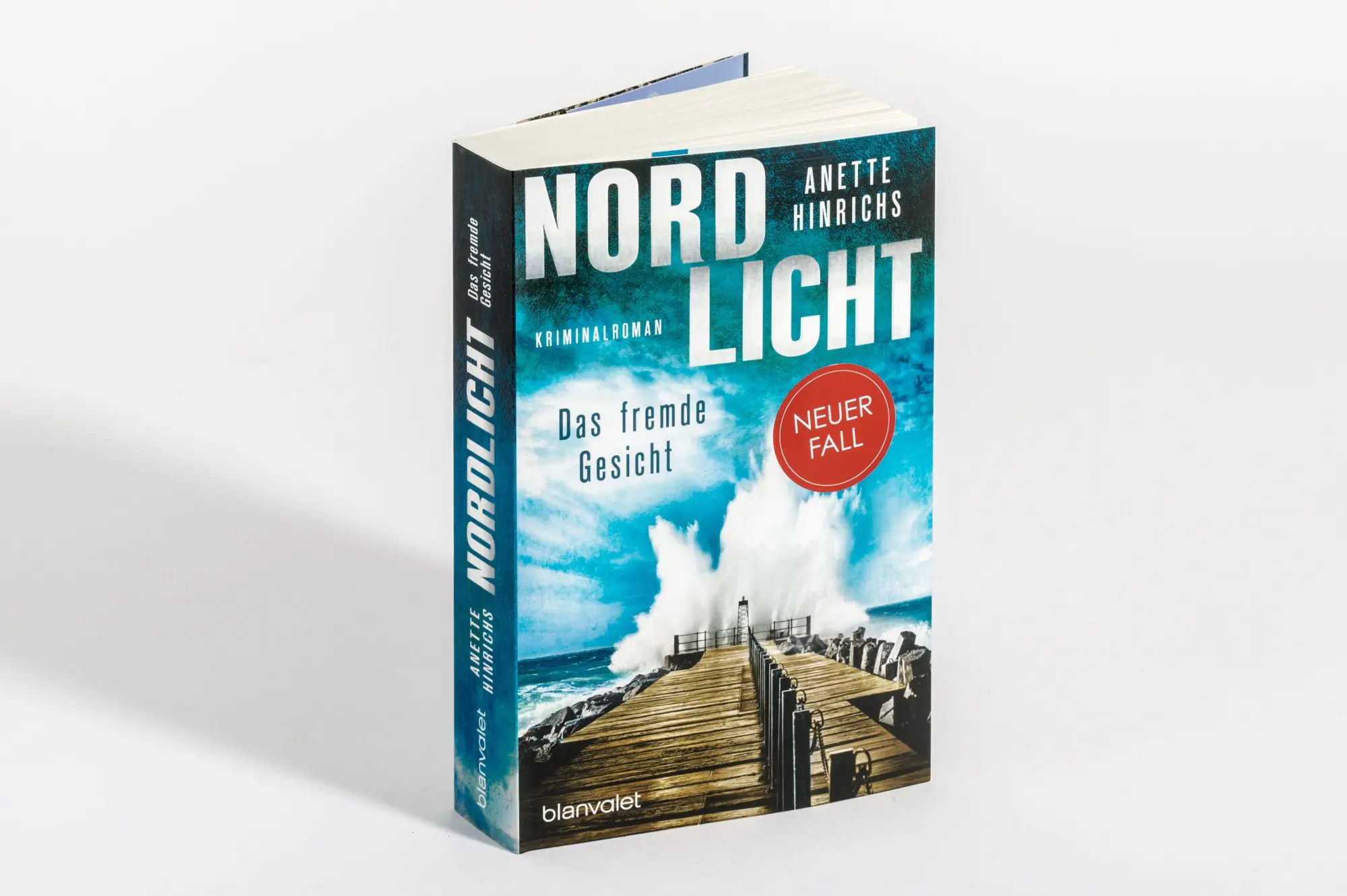 Bild: 9783734112096 | Nordlicht - Das fremde Gesicht | Anette Hinrichs | Taschenbuch | 2026