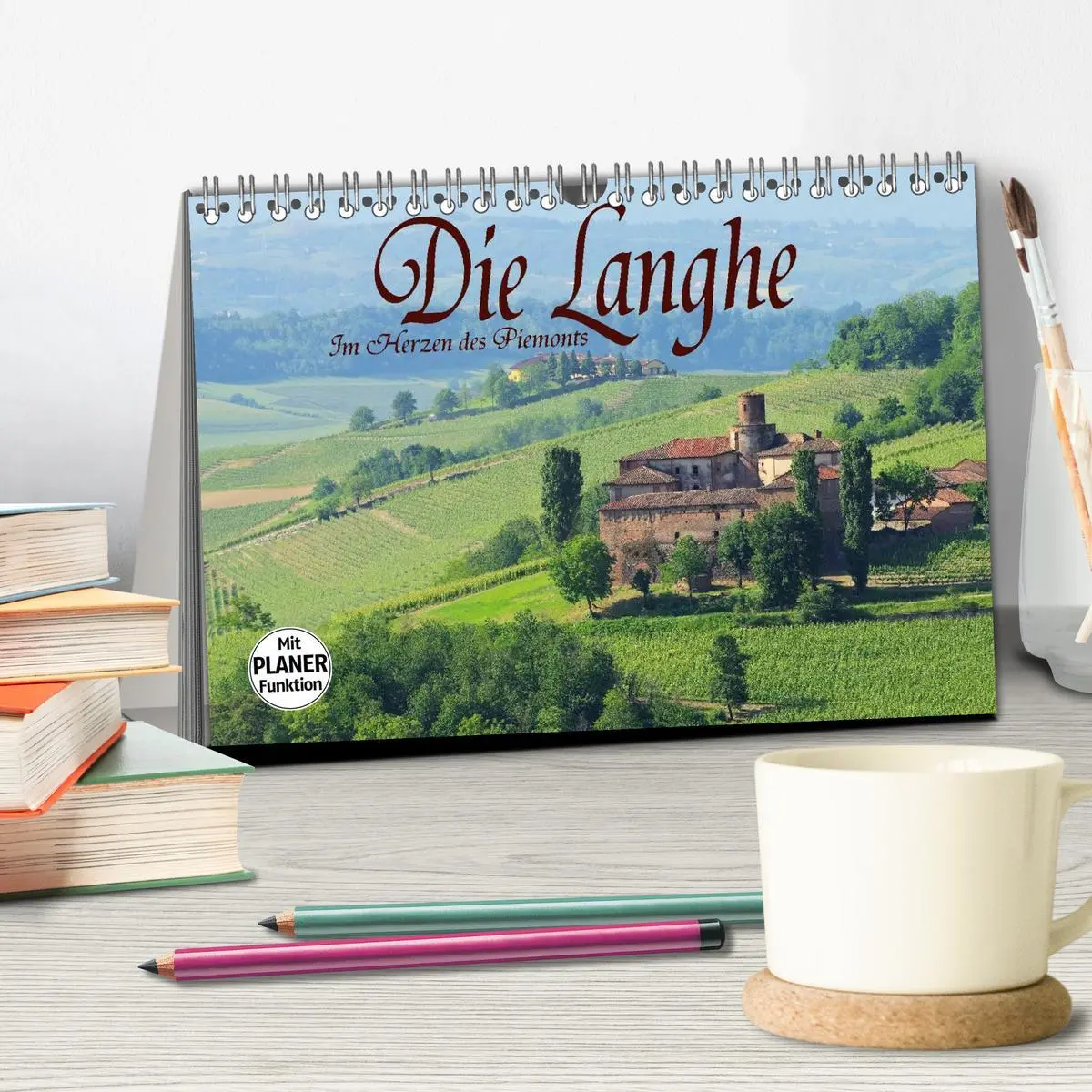 Bild: 9783457984796 | Die Langhe - Im Herzen des Piemonts (Tischkalender 2026 DIN A5...