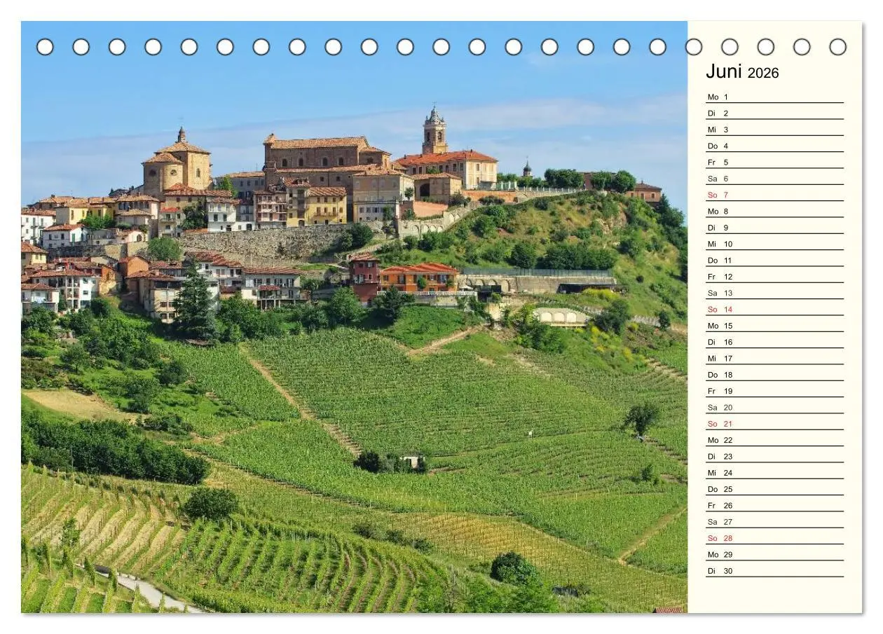 Bild: 9783457984796 | Die Langhe - Im Herzen des Piemonts (Tischkalender 2026 DIN A5...