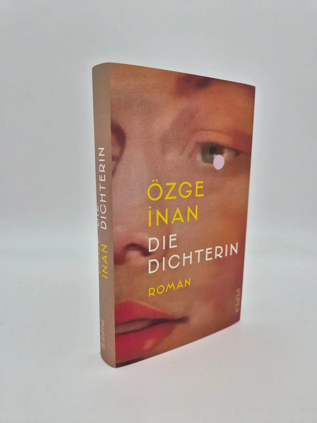 Bild: 9783492074896 | Die Dichterin | Özge Inan | Buch | 224 S. | Deutsch | 2026