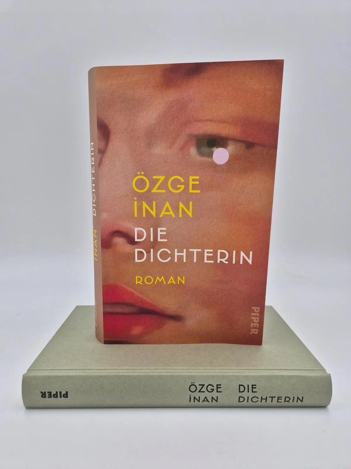 Bild: 9783492074896 | Die Dichterin | Özge Inan | Buch | 224 S. | Deutsch | 2026