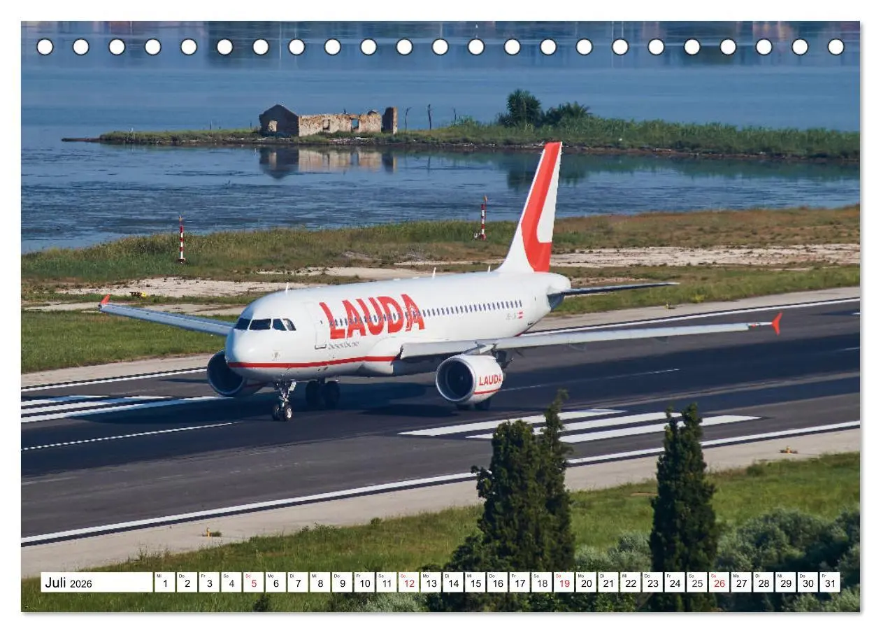 Bild: 9783457685396 | Flugzeuge auf Korfu (Tischkalender 2026 DIN A5 quer), CALVENDO...