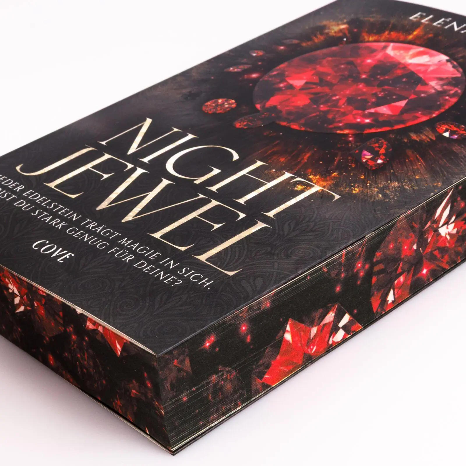 Bild: 9783551586896 | Night Jewel 1 | Edelstein-Romantasy mit einem Good Girl Gone Rogue