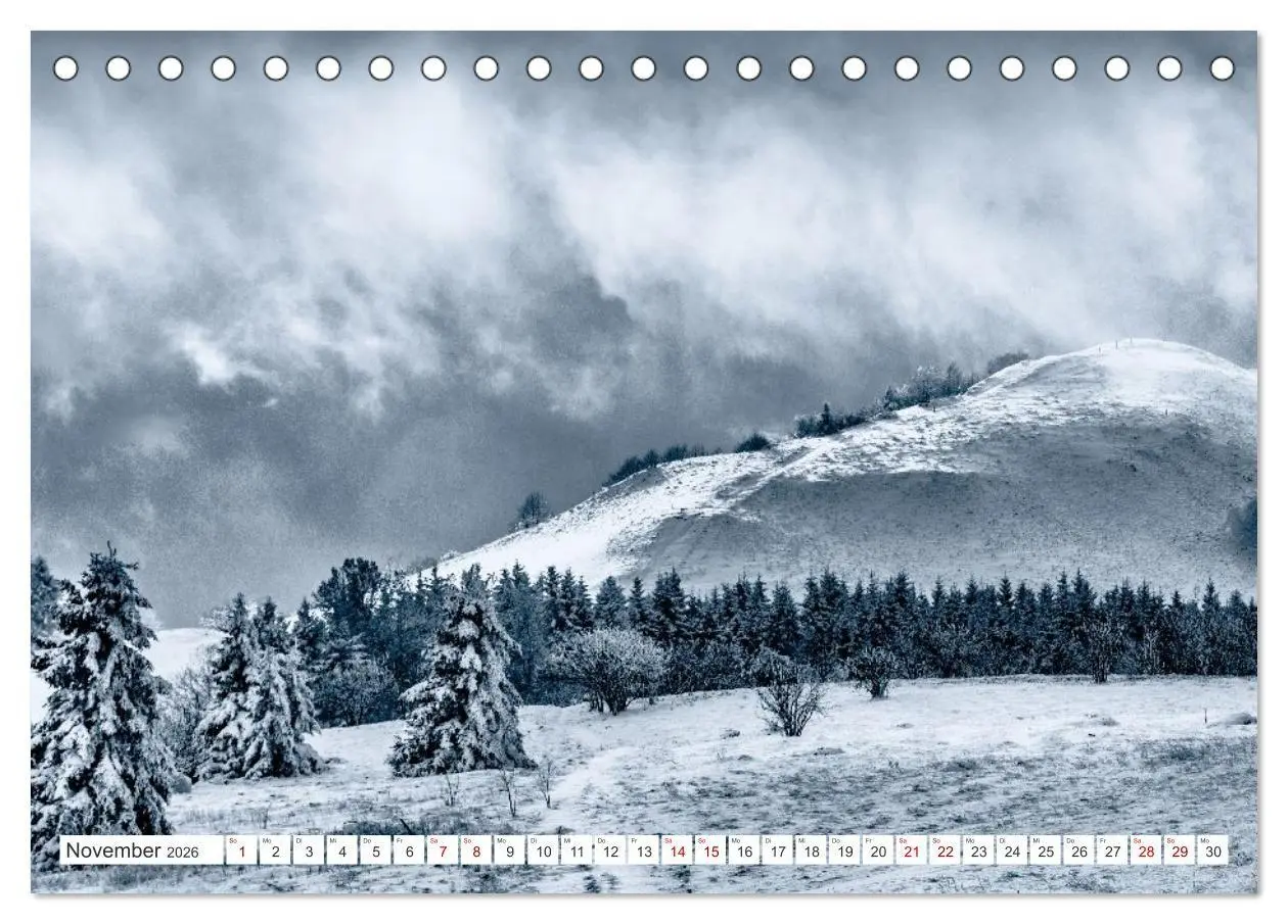 Bild: 9783516667097 | Die RHÖN: Faszinierende Berge und lebendige Bäche (Tischkalender...