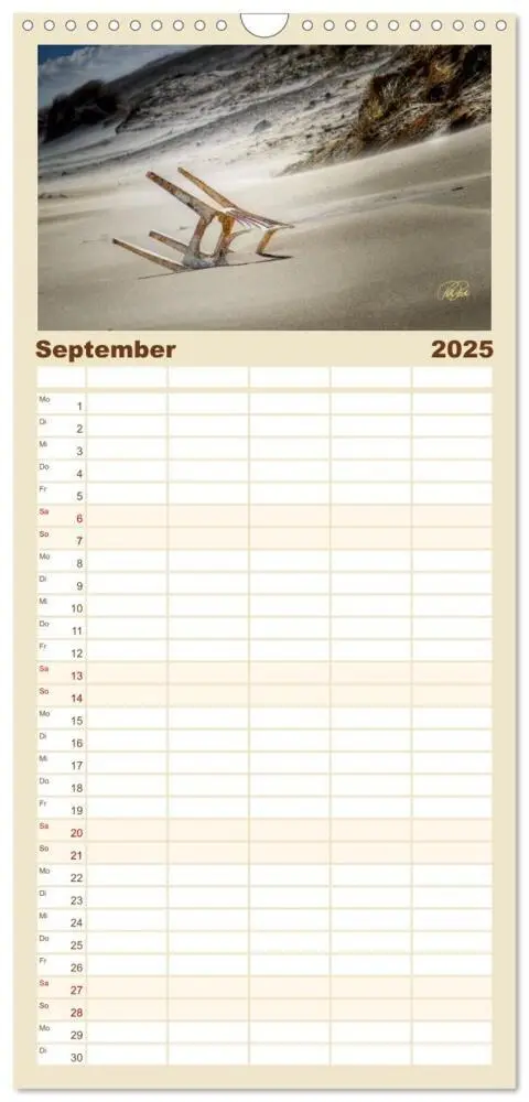 Bild: 9783457119297 | Familienplaner 2025 - Nordsee-Dünen mit 5 Spalten (Wandkalender, 21...