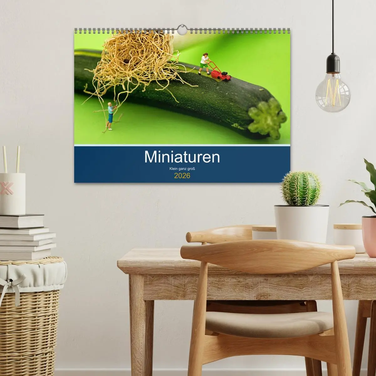 Bild: 9783457843598 | Miniaturen - Klein ganz groß (Wandkalender 2026 DIN A3 quer),...