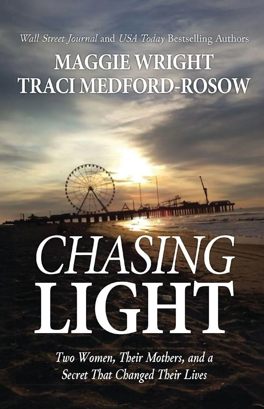 Cover: 9781636988498 | Chasing Light | Traci Medford-Rosow (u. a.) | Taschenbuch | Englisch