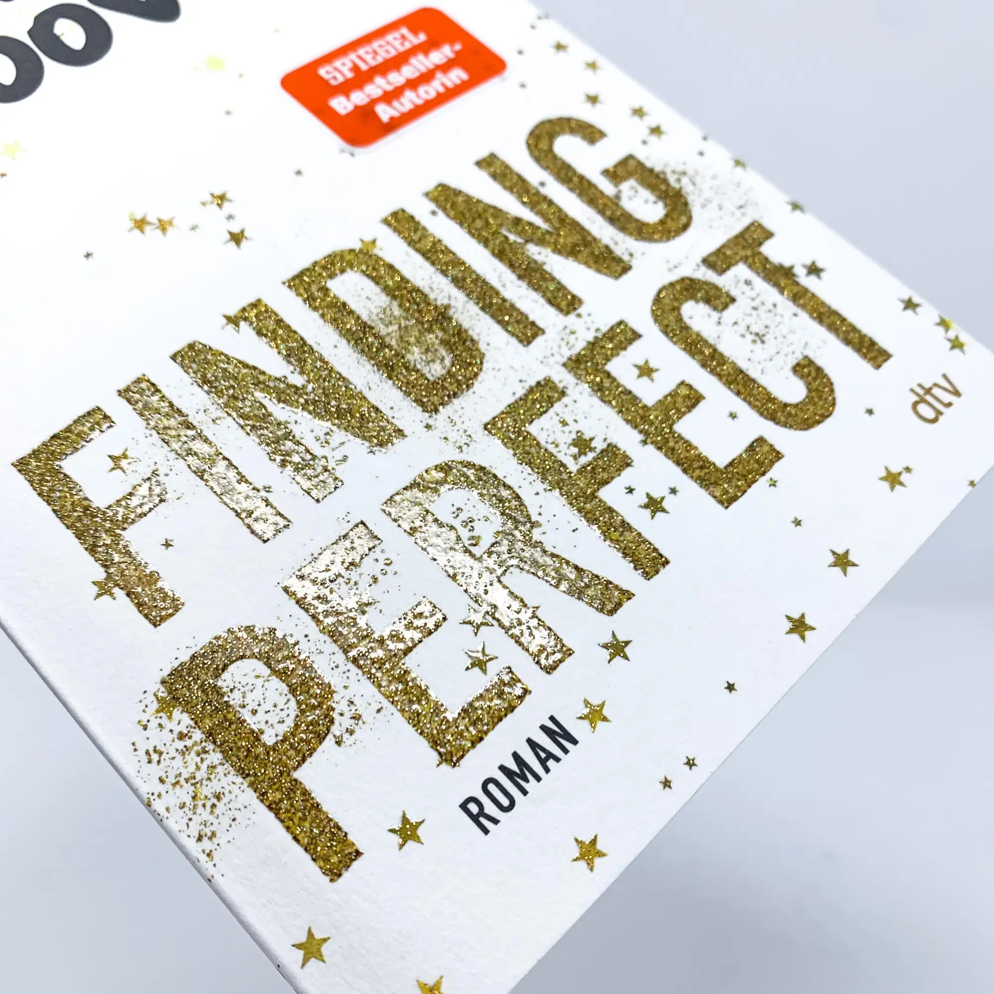 Bild: 9783423718998 | Finding Perfect | Colleen Hoover | Taschenbuch | 112 S. | Deutsch