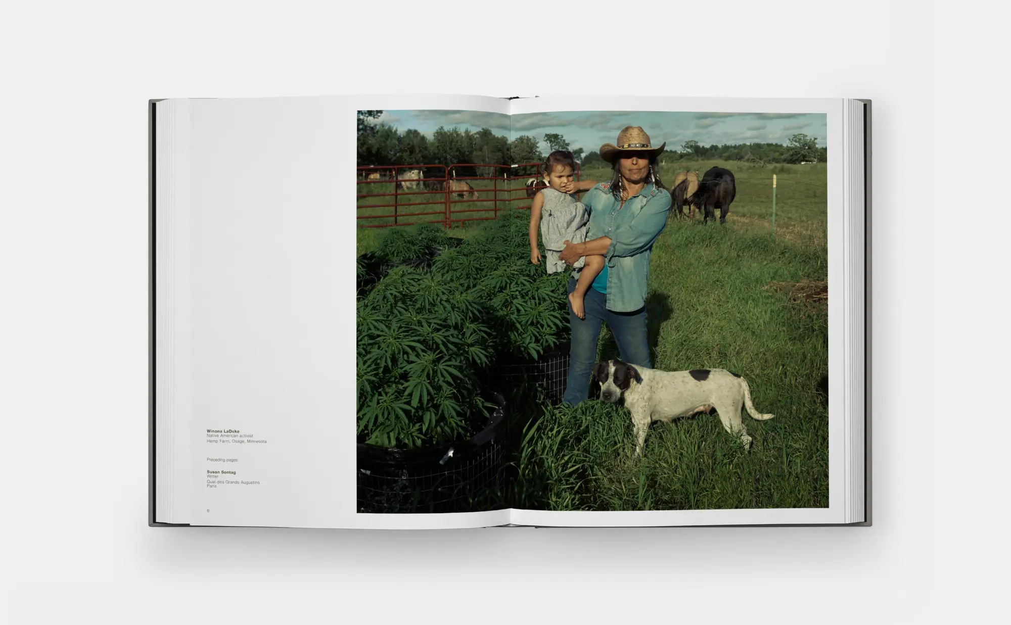 Bild: 9781837290499 | Annie Leibovitz: Women (2025) Slipcased Edition | Annie Leibovitz