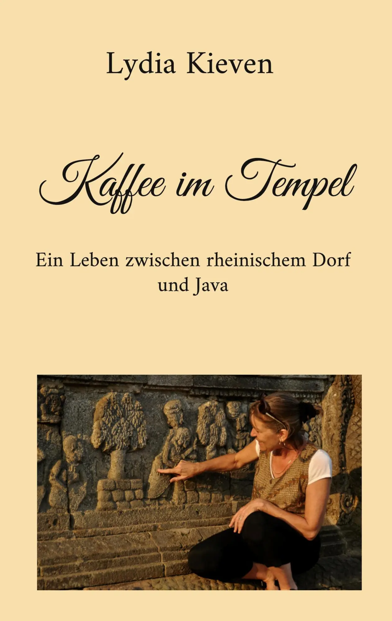 Cover: 9783769350999 | Kaffee im Tempel | Ein Leben zwischen rheinischem Dorf und Java | Buch